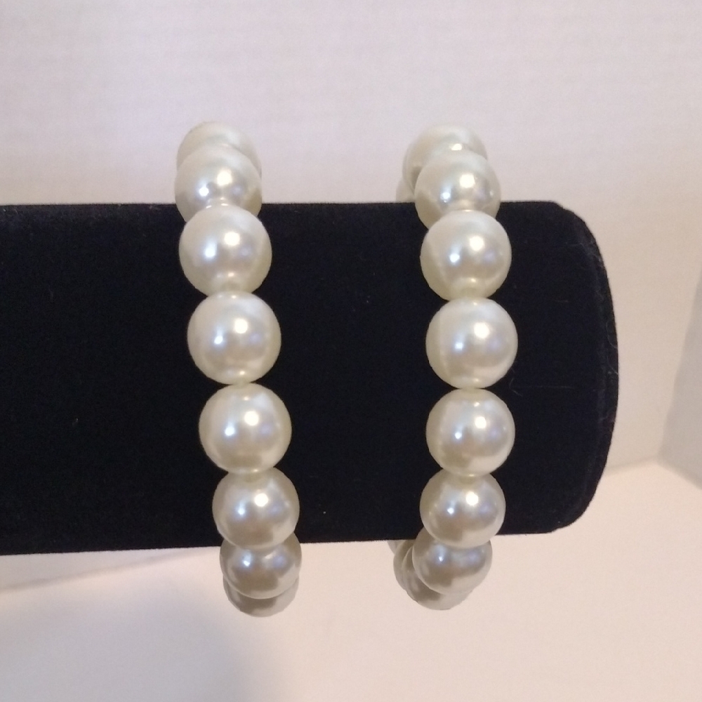 Classic Faux Pearl Bracelet